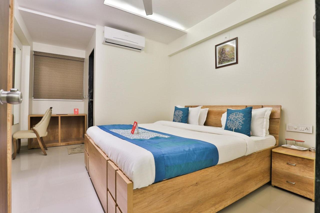 Collection O 12462 Hotel Shiv Inn Гандинагар Екстериор снимка