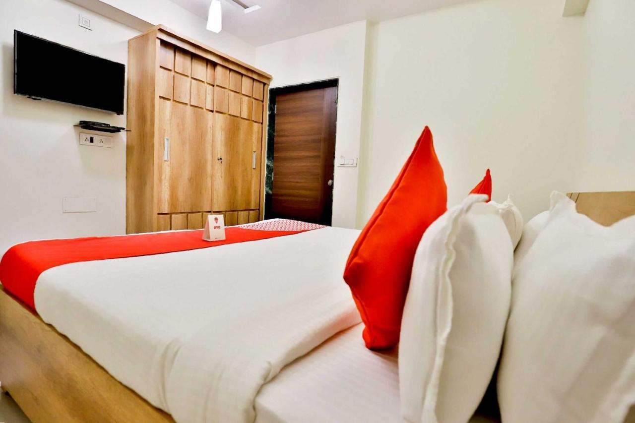 Collection O 12462 Hotel Shiv Inn Гандинагар Екстериор снимка