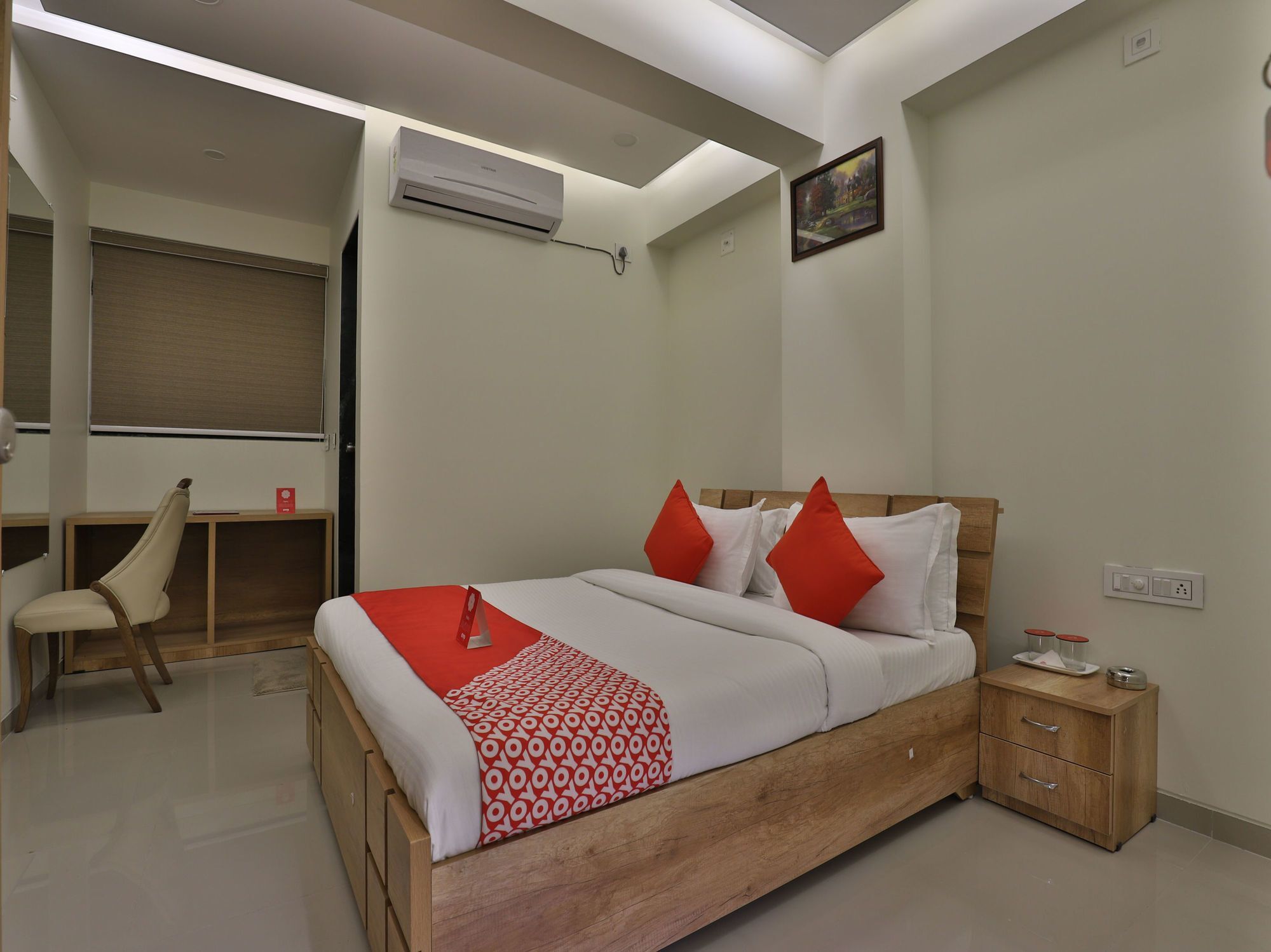 Collection O 12462 Hotel Shiv Inn Гандинагар Екстериор снимка