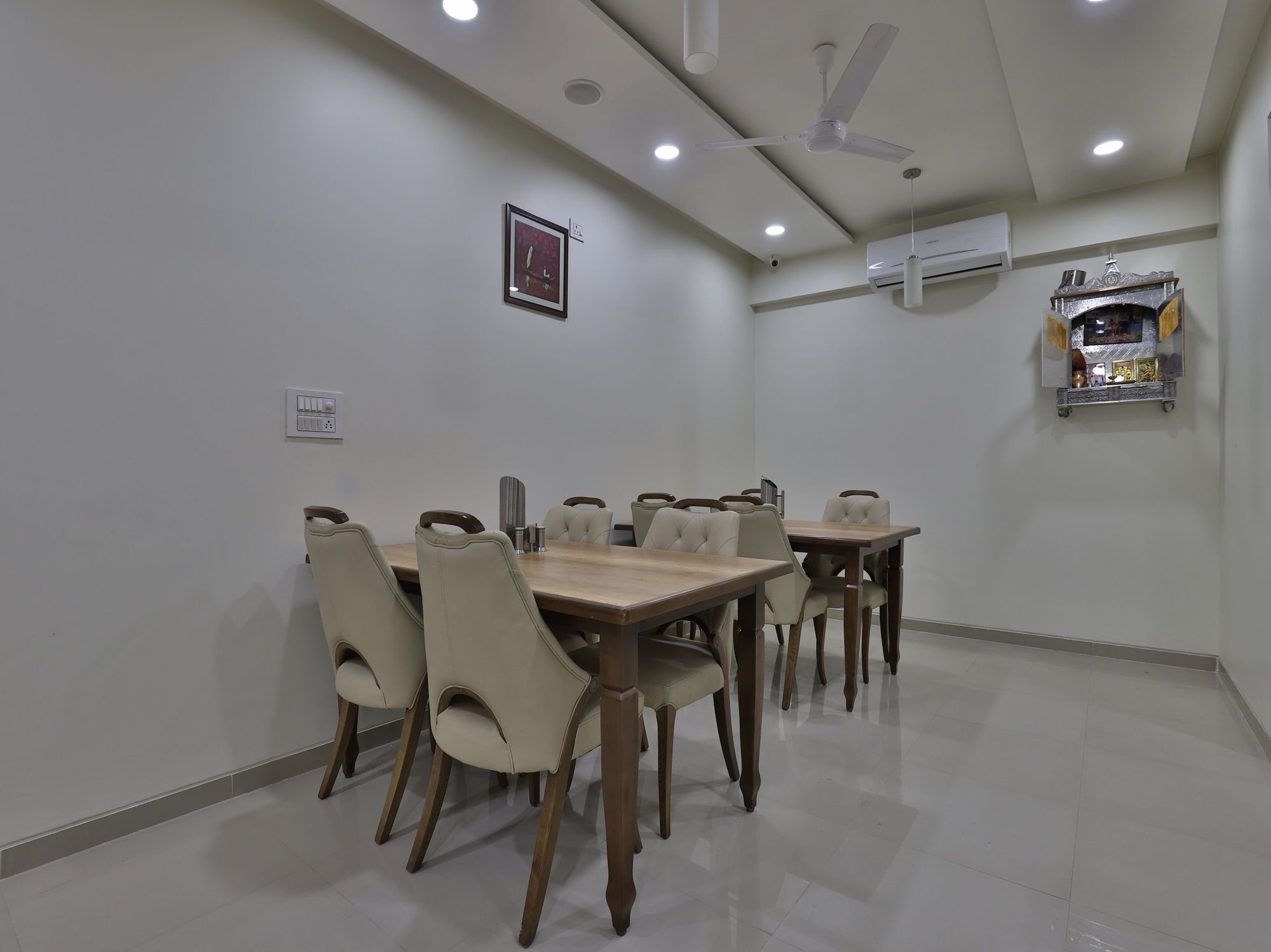 Collection O 12462 Hotel Shiv Inn Гандинагар Екстериор снимка