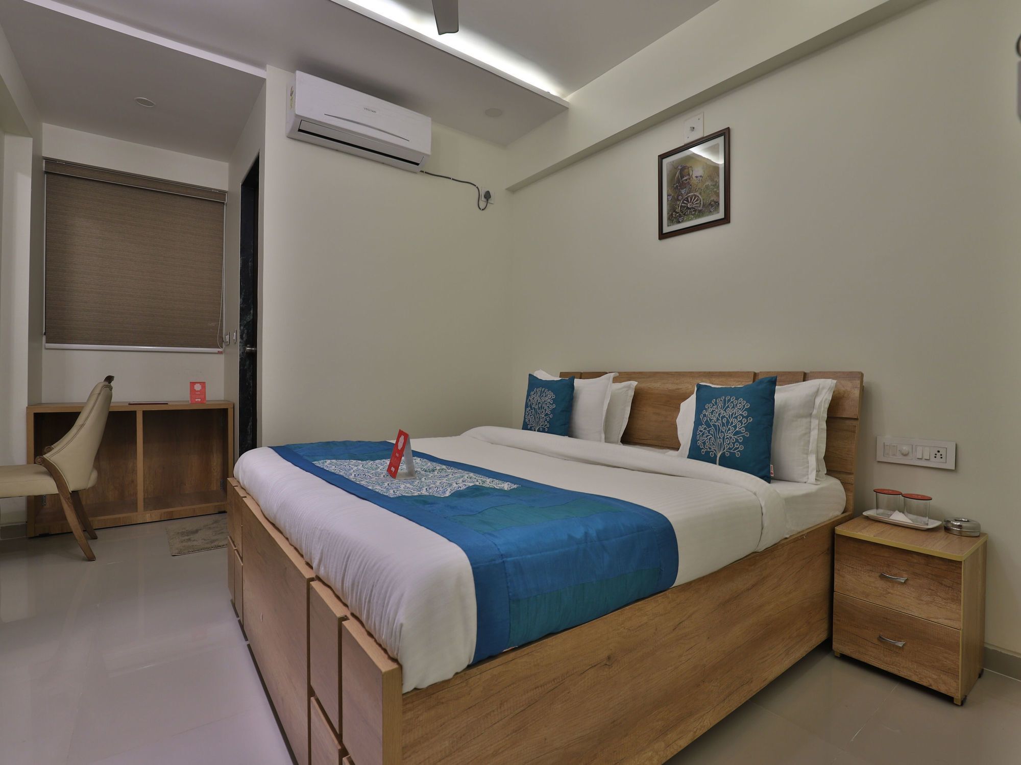Collection O 12462 Hotel Shiv Inn Гандинагар Екстериор снимка